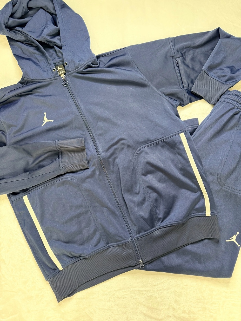 Nike Jordan Men’s Navy Blue Full-Zip Hooded Track Set with White Accents